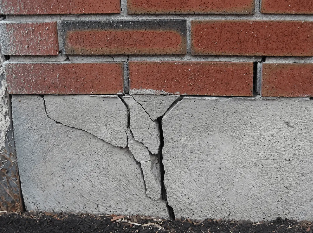 Concrete foundation with serious structural damage in Phoenix, AZ